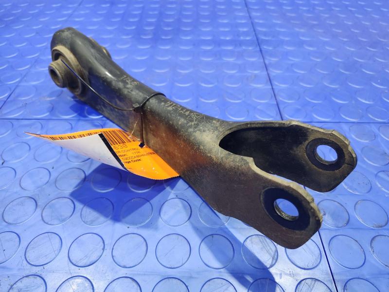2017 Chrysler 200 Lower Control Arm Rr