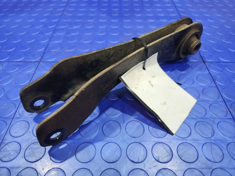 2017 Chrysler 200 Lower Control Arm Rr