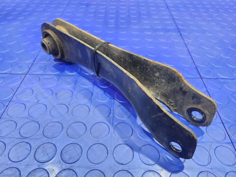 2017 Chrysler 200 Lower Control Arm Rr