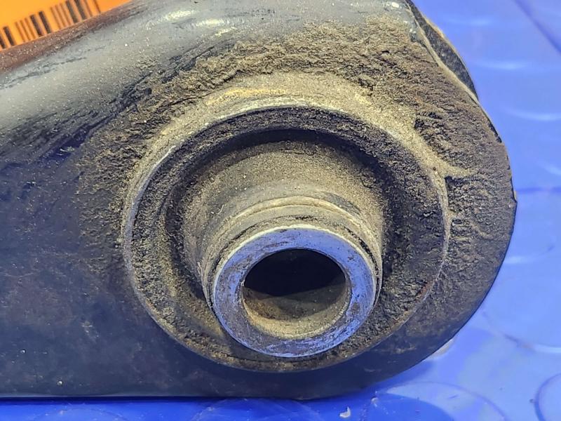 2017 Chrysler 200 Lower Control Arm Rr