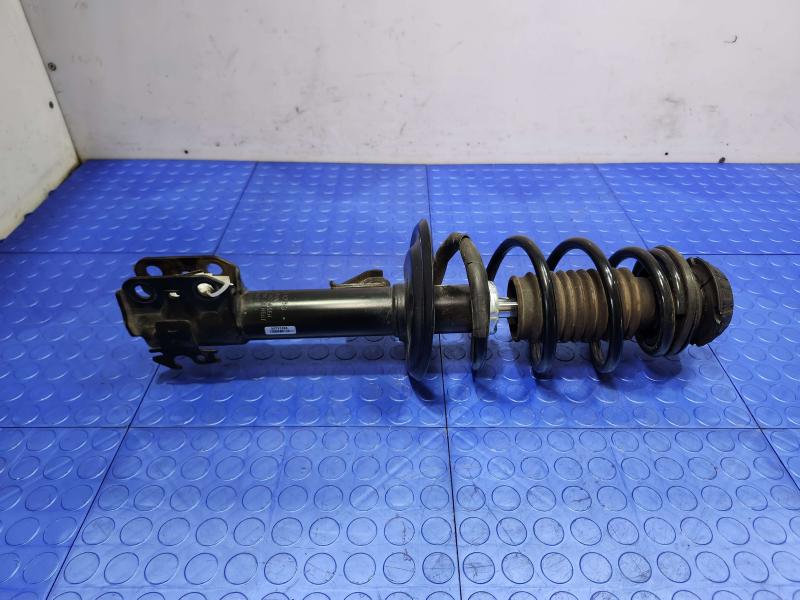 2015 Toyota Prius Strut Assembly