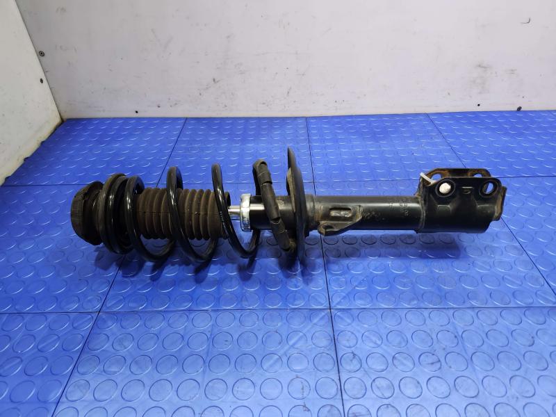 2015 Toyota Prius Strut Assembly