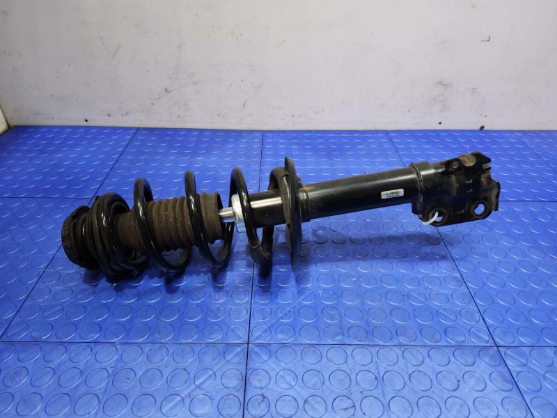 2015 Toyota Prius Strut Assembly