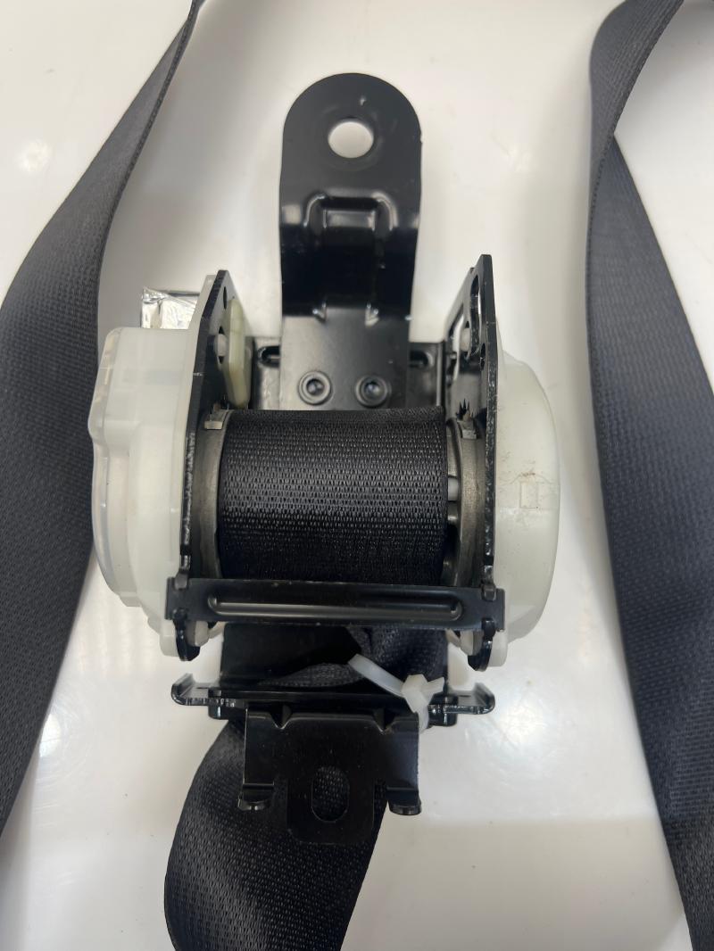 2009 2010 Acura TSX Rear Center Seat Belt Retractor Black OEM 04826-TL2-A00ZA