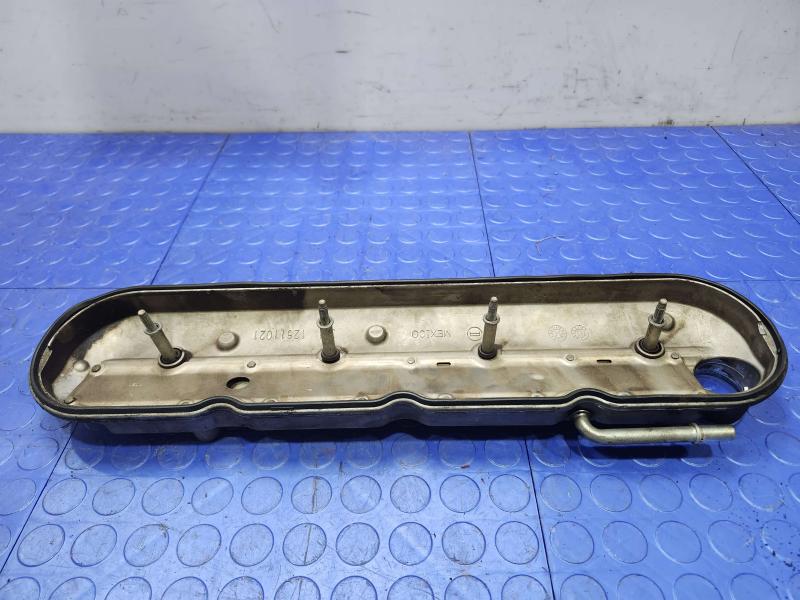 2013 Chevrolet Silverado 1500 Valve Cover