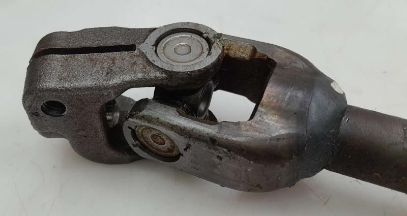 2012 - 2017 Toyota Prius V 1.8L Intermediate Steering Shaft Assembly OEM 4526012761