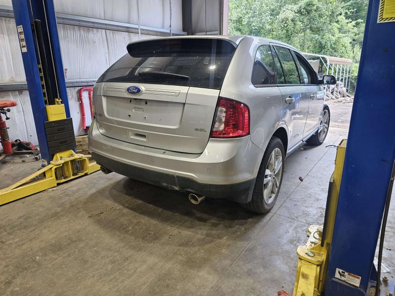 2012 Ford Edge Fender Moulding