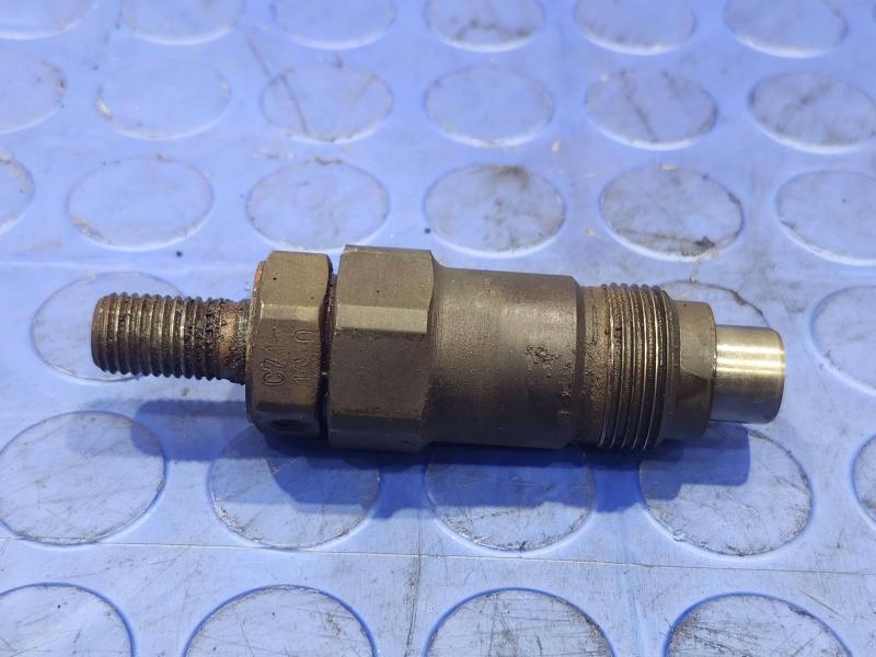 1988-1993 Isuzu NPR 3.9L Diesel OEM Fuel Injector Genuine Factory Original Part