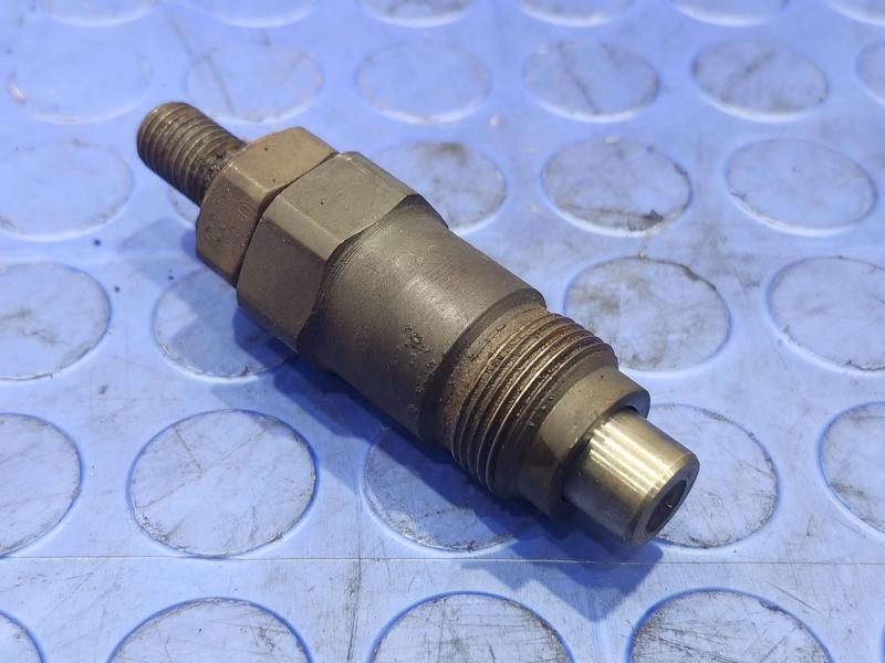 1988-1993 Isuzu NPR 3.9L Diesel OEM Fuel Injector Genuine Factory Original Part