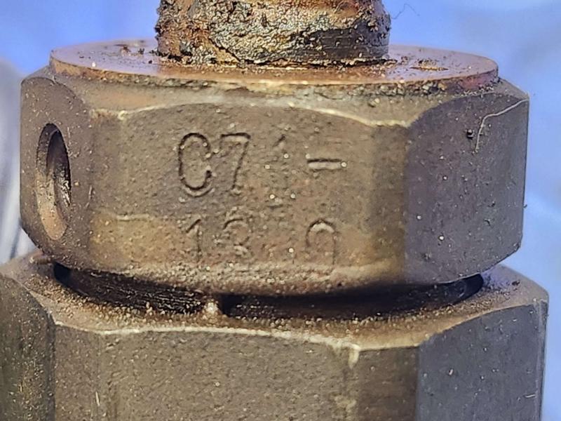 1988-1993 Isuzu NPR 3.9L Diesel OEM Fuel Injector Genuine Factory Original Part