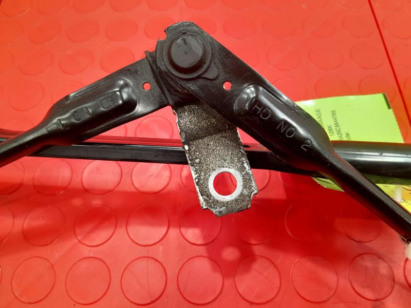 2010-2013 Kia Forte Windshield Wiper Linkage Transmission OEM Part 981201M000