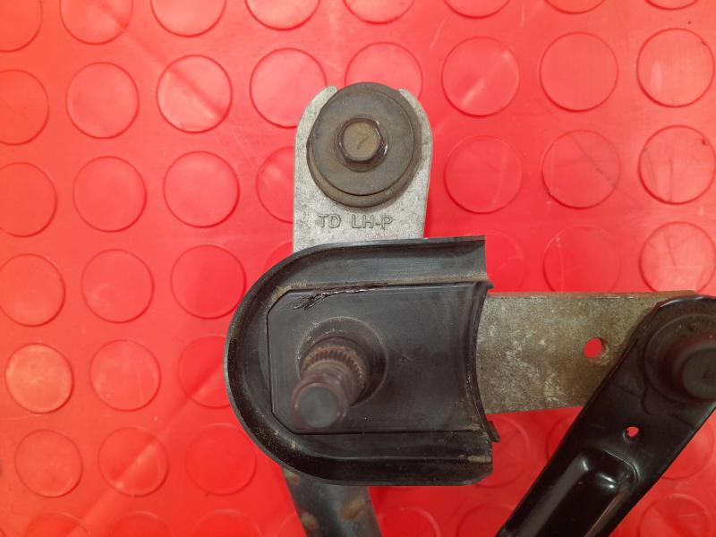 2010-2013 Kia Forte Windshield Wiper Linkage Transmission OEM Part 981201M000