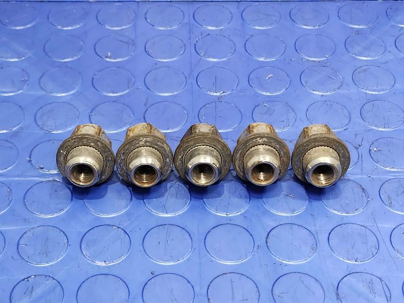 2010 Toyota Prius Lug Nuts