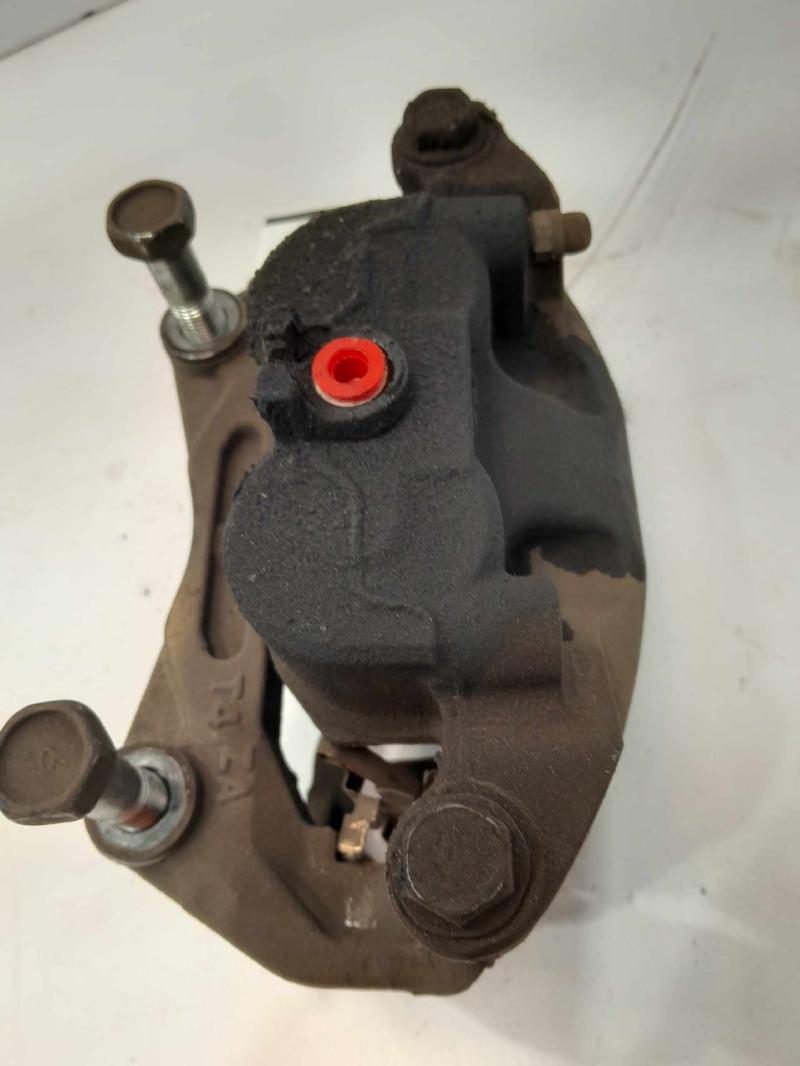 2015 Nissan Pathfinder Caliper