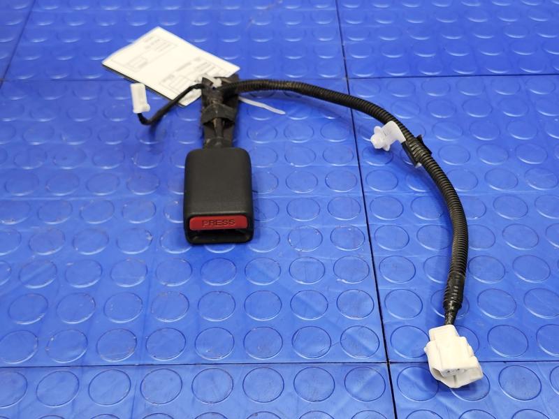 2015 Toyota Prius Front Seat Belt