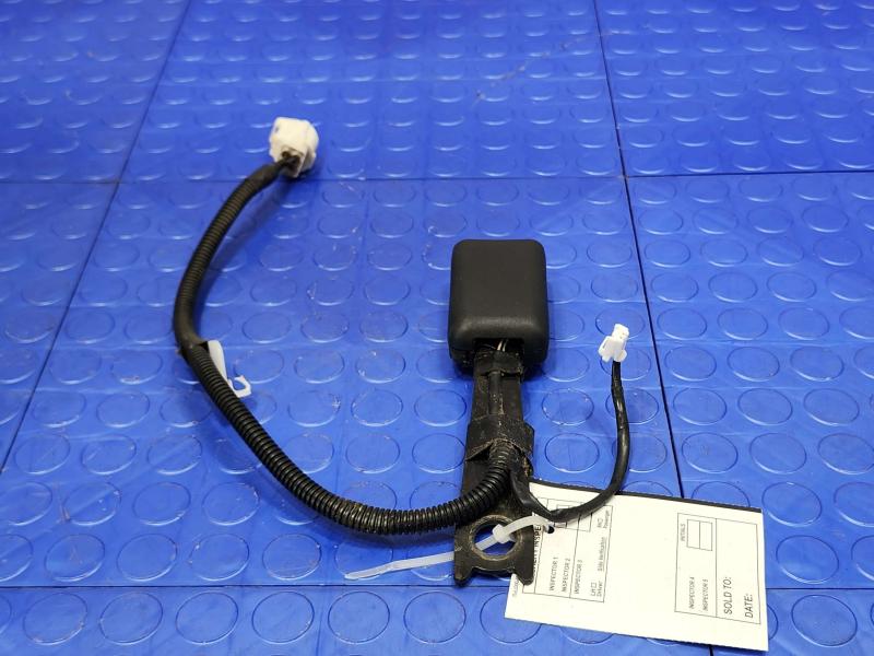 2015 Toyota Prius Front Seat Belt