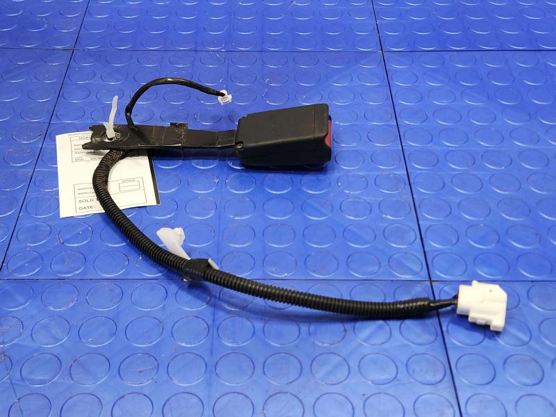 2015 Toyota Prius Front Seat Belt
