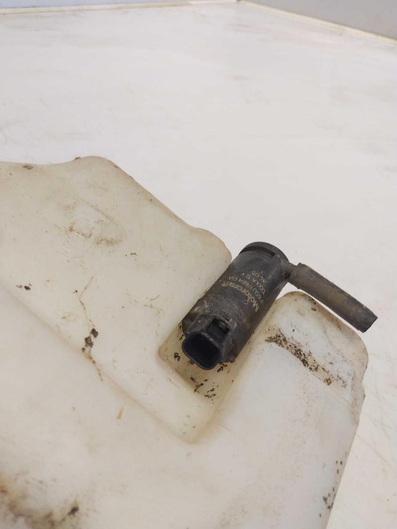 2005 Ford Crown Victoria Washer Bottle
