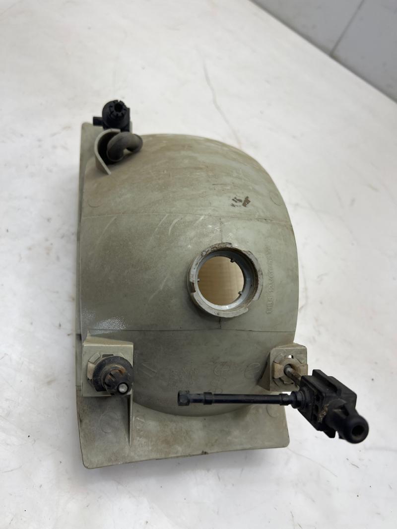 1999 Ford F-250 Super Duty Headlamp Assembly