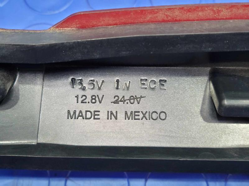 2007 Chevrolet Avalanche 1500 3Rd Brake Light Avoidance Lamp