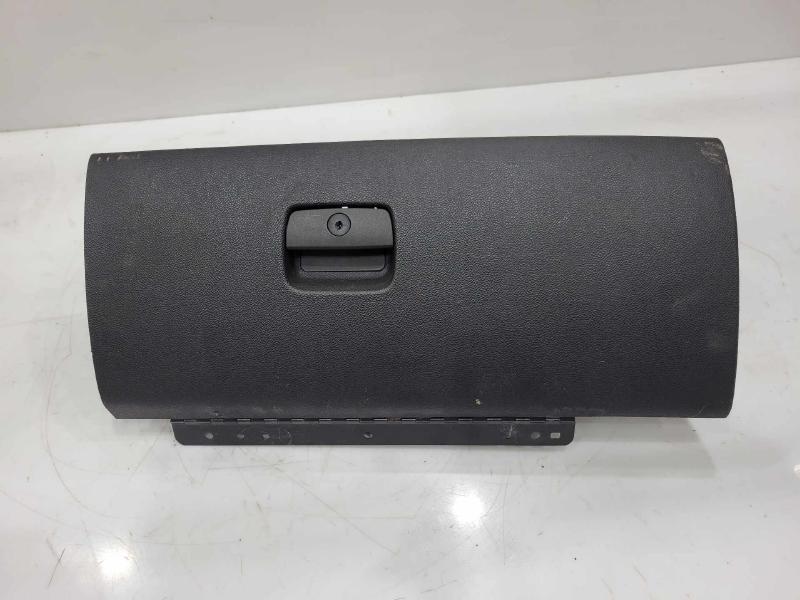 2008 GMC Yukon XL Glove Box