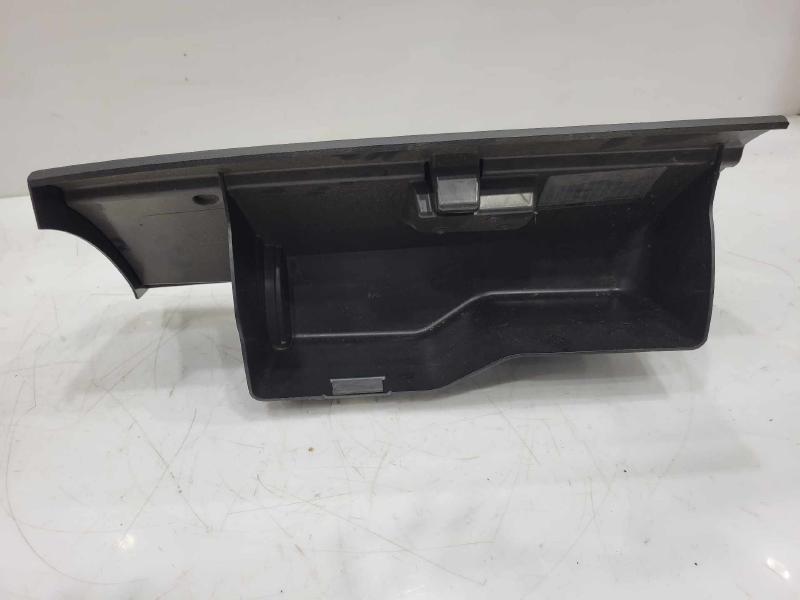 2008 GMC Yukon XL Glove Box
