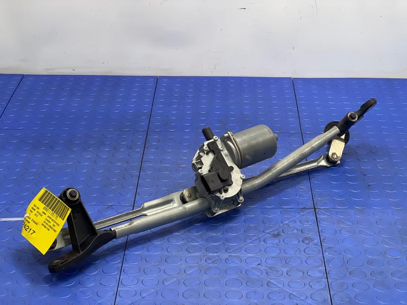 2012 Land Rover Evoque Wiper Motor Front