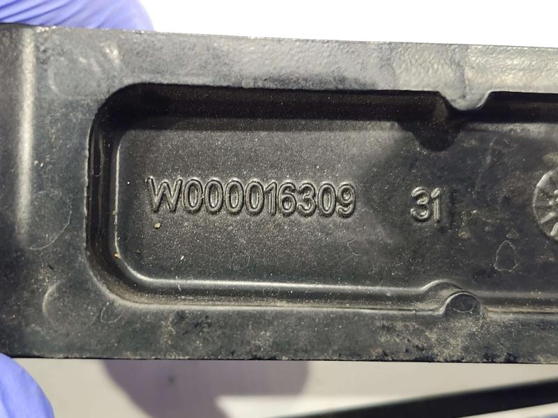 2018 Volkswagen Passat Wiper Arm