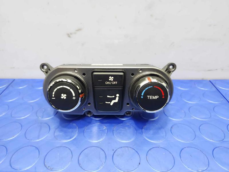 2013 Hyundai Santa Fe Heater A/C Control