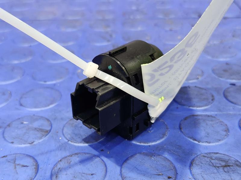 2016 Cadillac ATS Door Switch Front