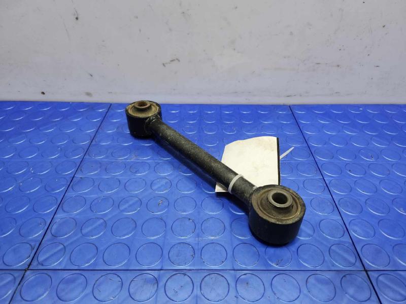 2013 Hyundai Santa Fe Lower Control Arm Rr
