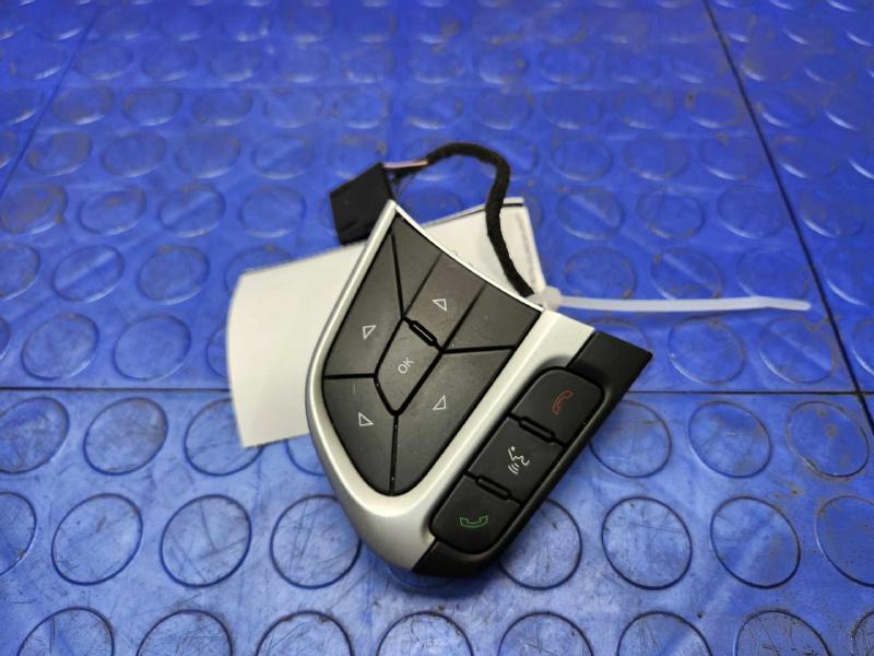 2018-2021 Jeep Compass Steering Wheel EVIC Switch Genuine OEM 5YL19XSAAC