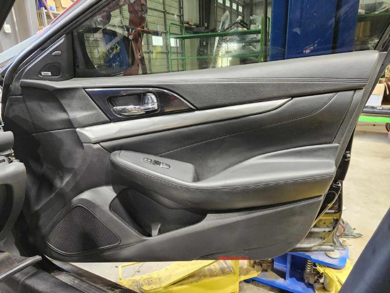 2017 Nissan Maxima Front Door Trim Panel
