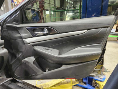 2017 Nissan Maxima Front Door Trim Panel