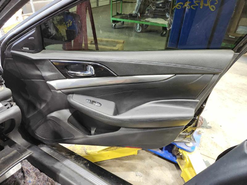 2017 Nissan Maxima Front Door Trim Panel