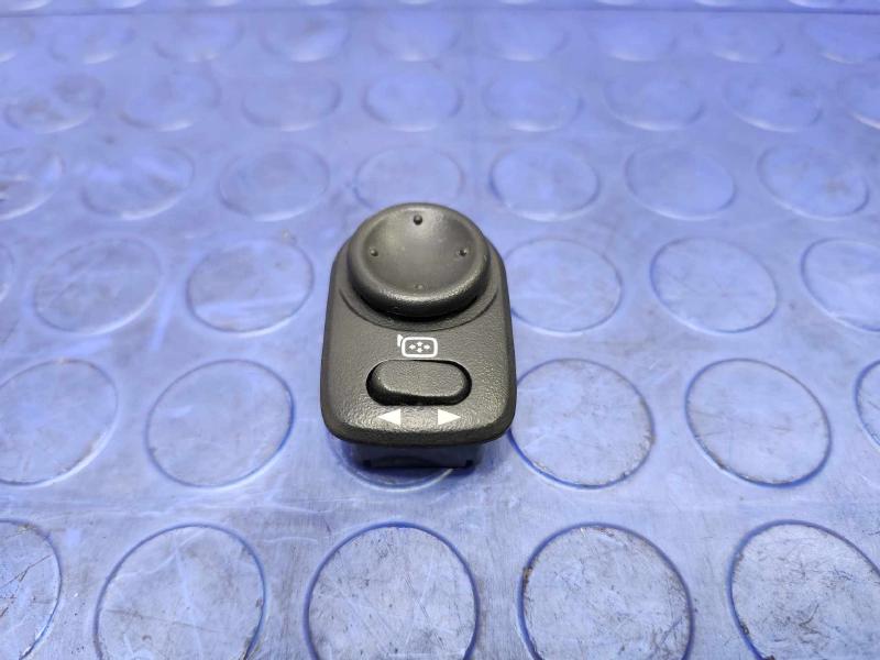 2015 Chevrolet Camaro Door Switch Front