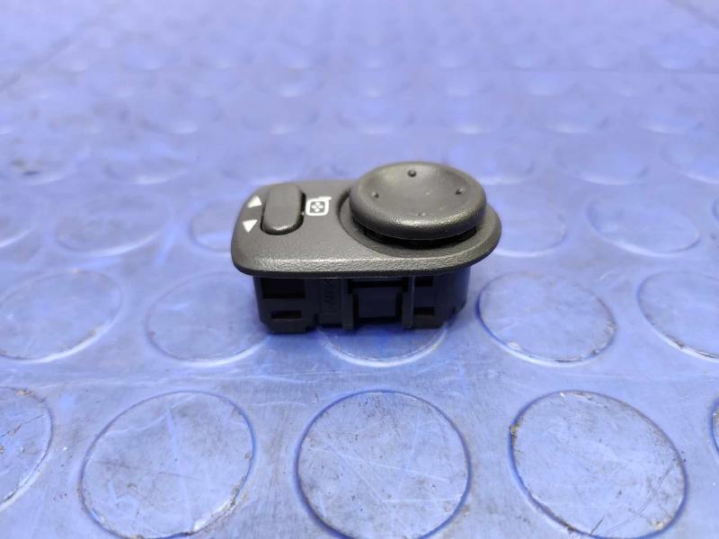 2015 Chevrolet Camaro Door Switch Front
