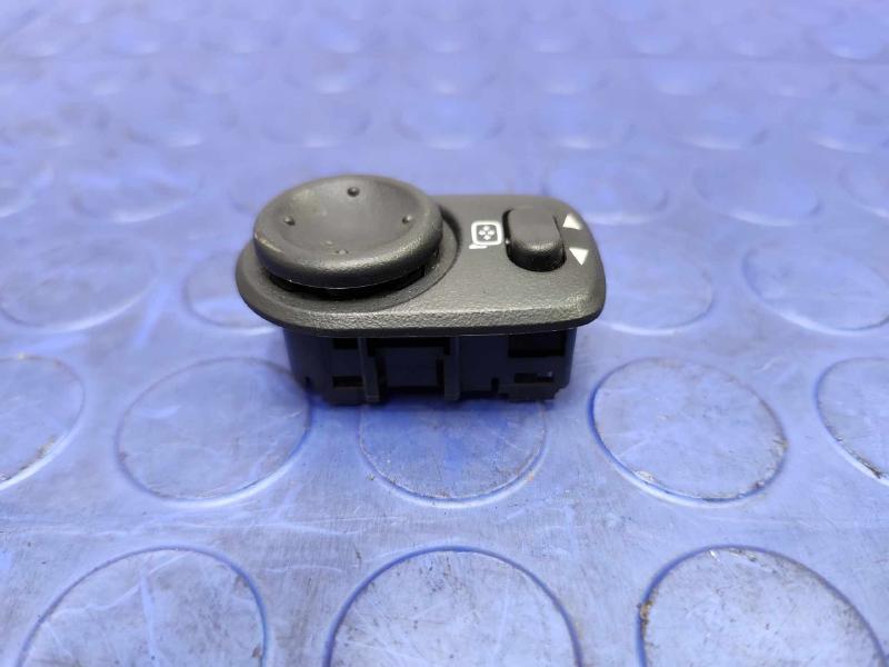 2015 Chevrolet Camaro Door Switch Front