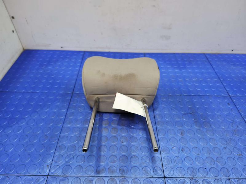 2016 Kia Sedona Headrest
