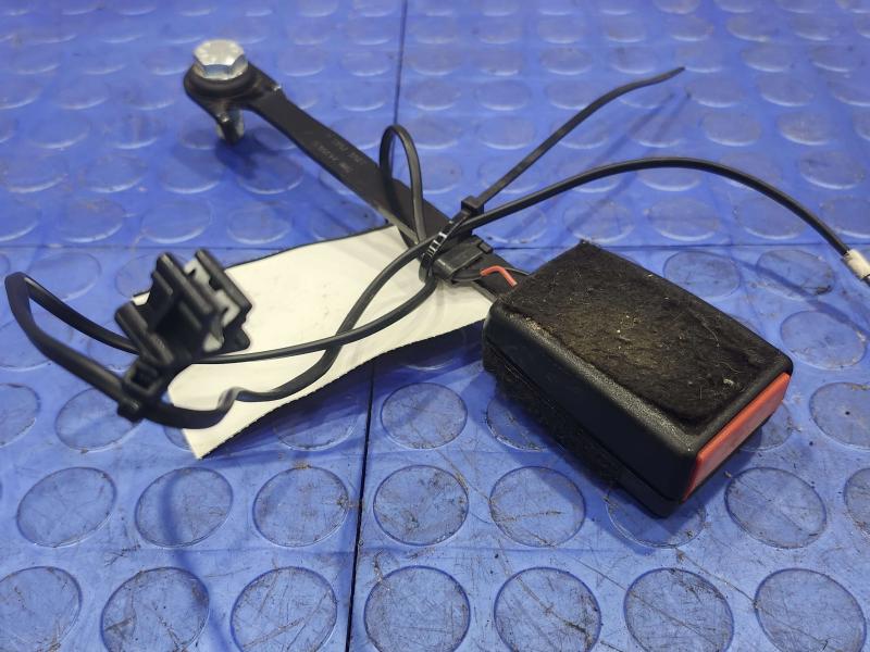 2011 Maserati Quattroporte Front Seat Belt