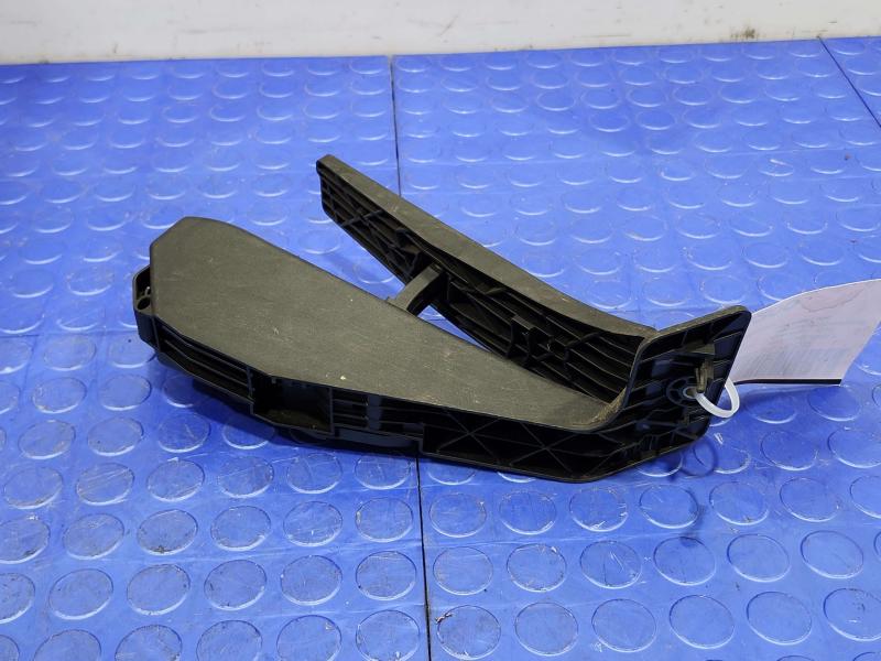 2008 BMW 128i Pedal Assembly
