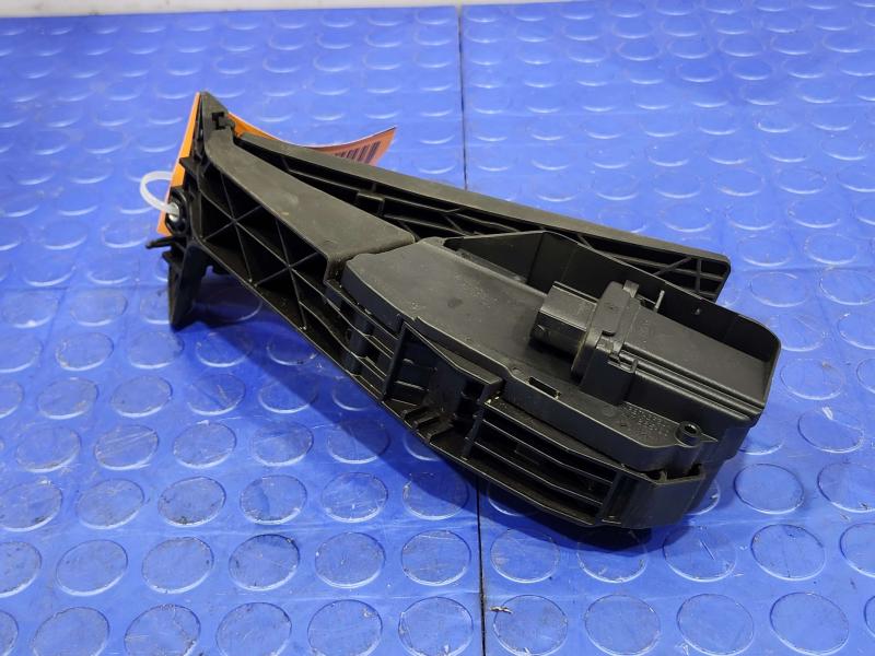 2008 BMW 128i Pedal Assembly