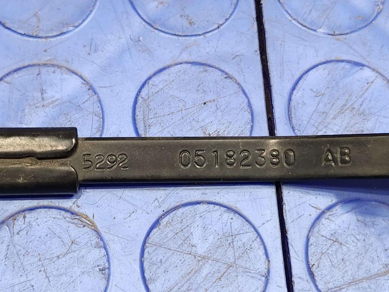 2012 Dodge Grand Caravan Wiper Arm