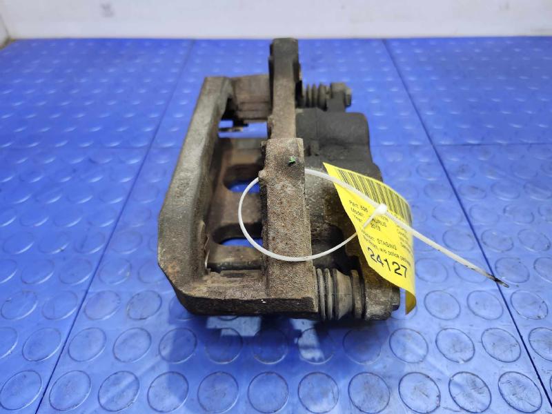 2013 Ford Taurus Caliper