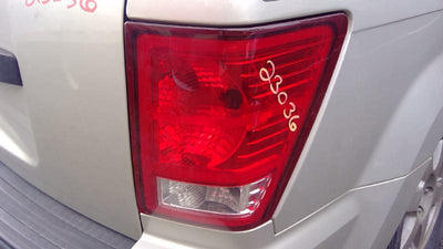 2007 - 2010 Jeep Grand Cherokee Tail Light Assembly RH Passenger Side OEM 55079012AC