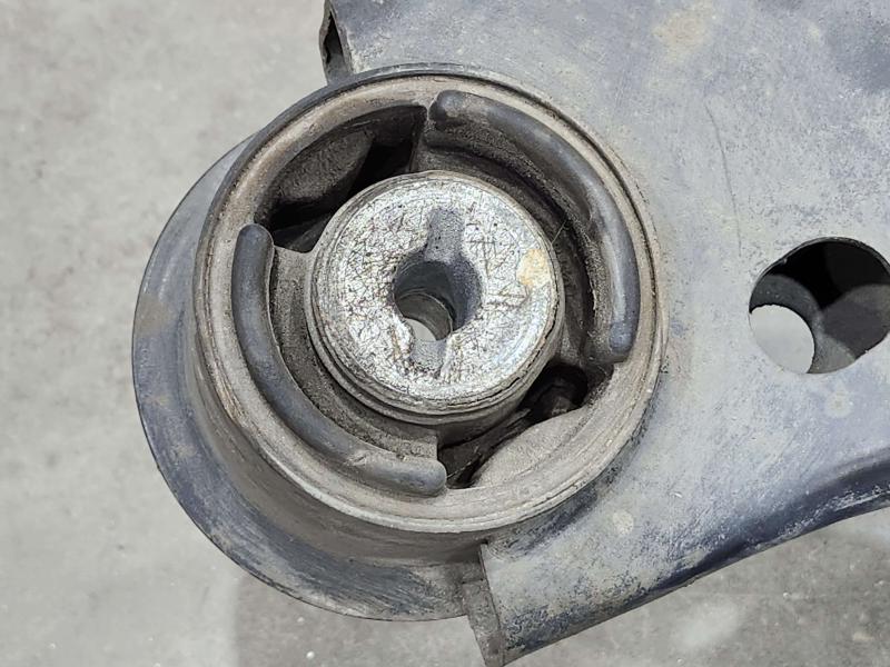 2010 Dodge Challenger Crossmember/Cradle/Undercarria