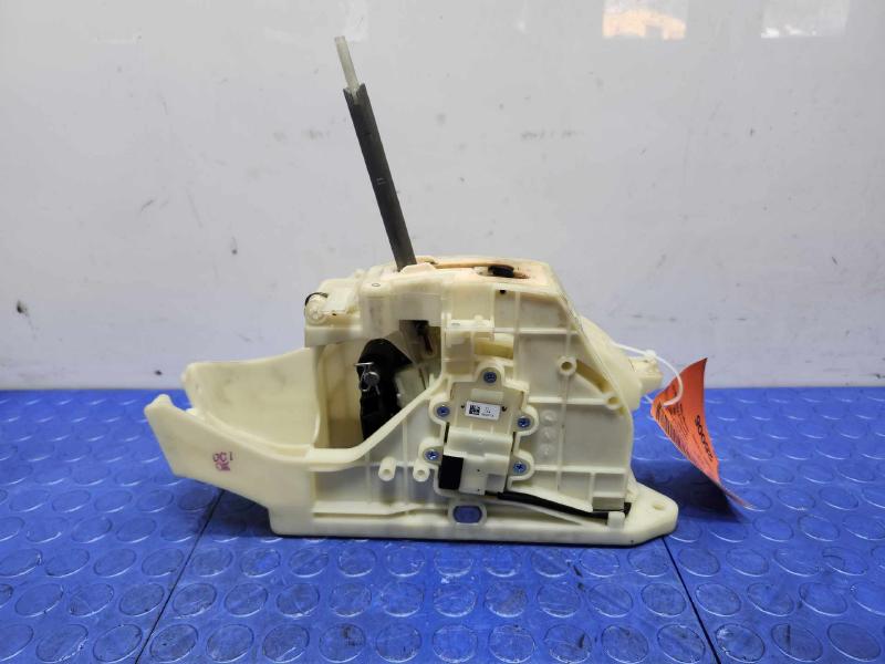 2016-2021 Hyundai Tucson Automatic Gear Shifter Assembly OEM 46700-D3060