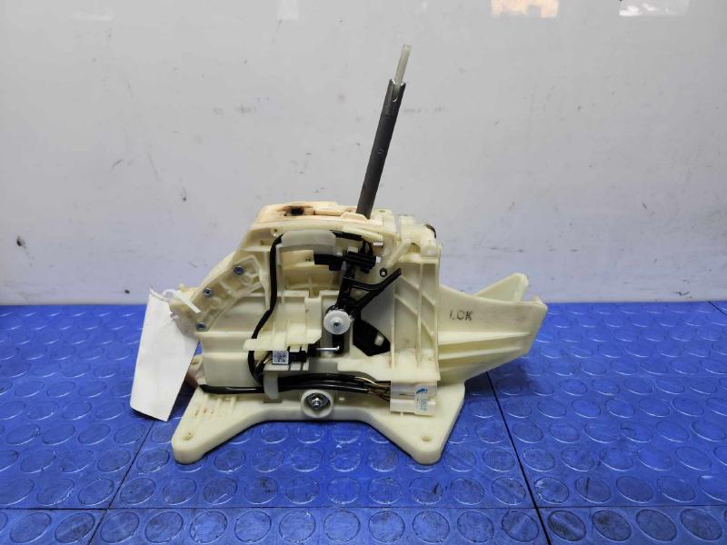 2016-2021 Hyundai Tucson Automatic Gear Shifter Assembly OEM 46700-D3060