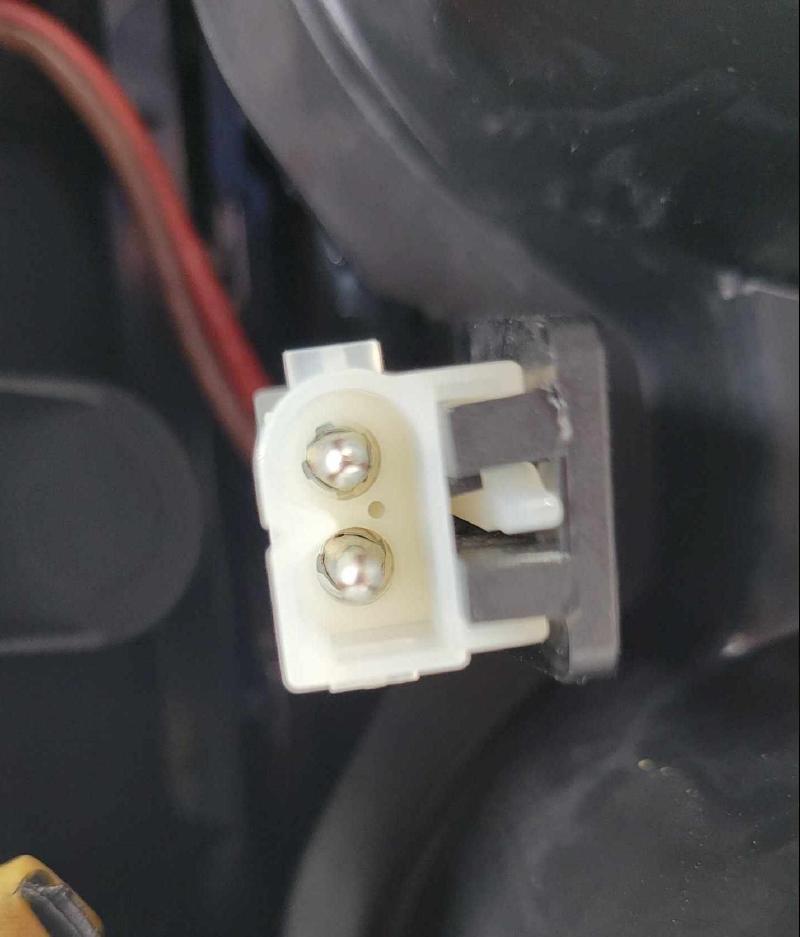 2012 BMW 328i Front Console
