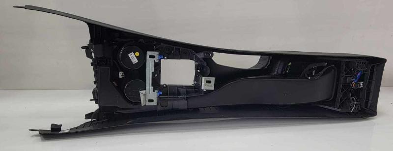 2012 BMW 328i Front Console